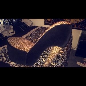 Cheetah high-heel chair