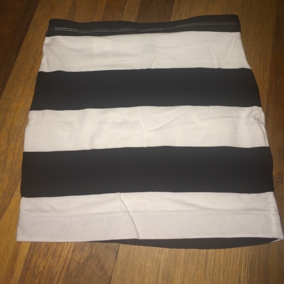 H&M Black and White Striped Skirt XS - Picture 2 of 2
