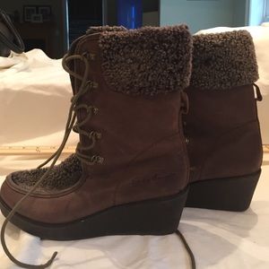 Eddie Bauer lace up boots