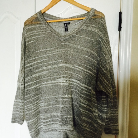 Cotton brand hi slight hi/lol sweater