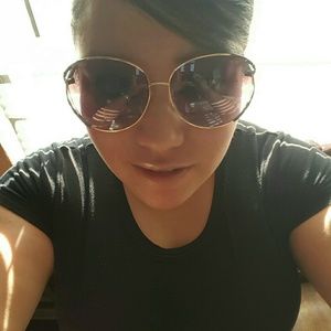 Meet your Posher, Mayra