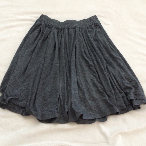 Grey flowy skirt - Picture 1 of 1