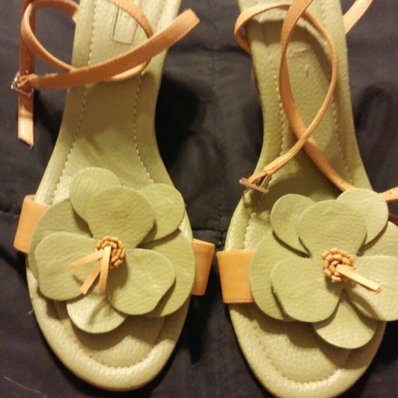 Dress shoes