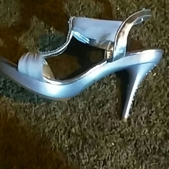 High heels - Picture 4 of 4