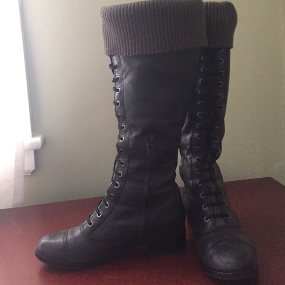 Cole Haan Whitley boot with Nike air soles - Picture 2 of 4