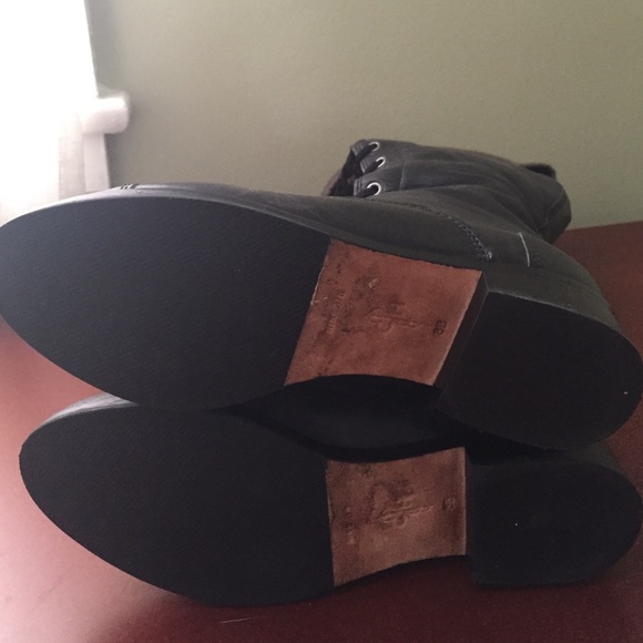 Cole Haan Whitley boot with Nike air soles - Picture 3 of 4