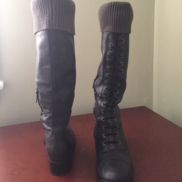 Cole Haan Whitley boot with Nike air soles - Picture 4 of 4