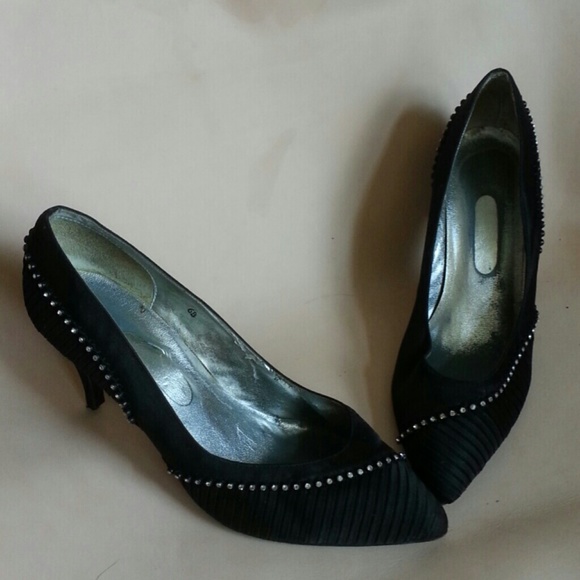 Black Impo Pumps with Crystals - Picture 1 of 4