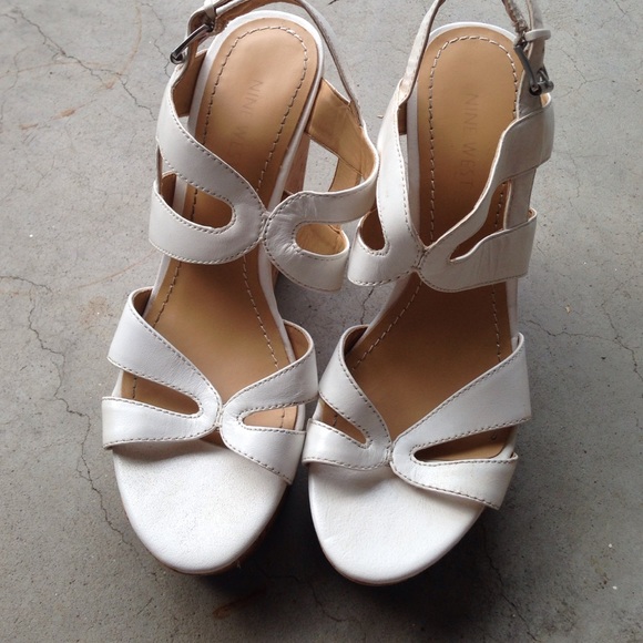 Nine West white wedges