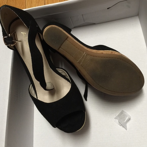 Aldo suede wedges - Picture 3 of 4