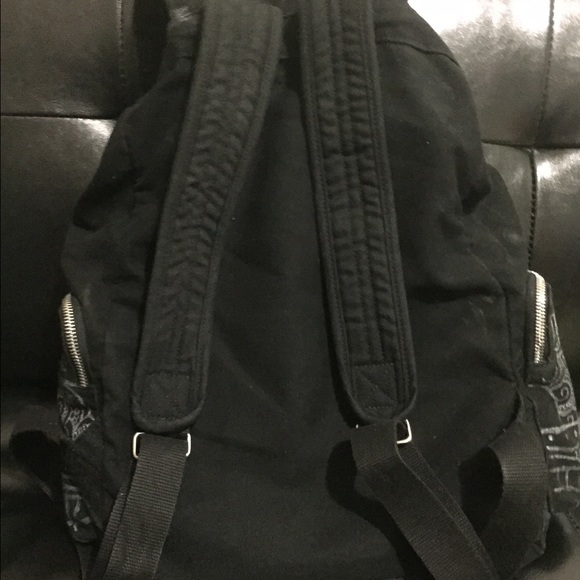 VS Pink Backpack - Picture 2 of 4