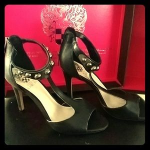 ☆☆☆SOLD☆☆☆Vince Camuto Strappy Sandals