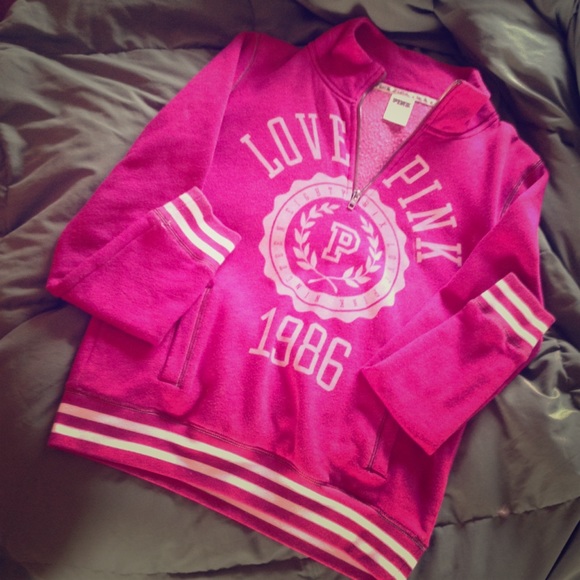 PINK VS half zip pull over 💕