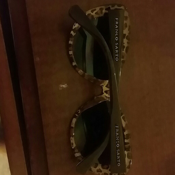 Sun glasses - Picture 2 of 2