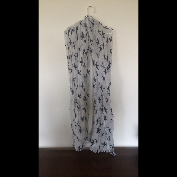 Black and white bird scarf