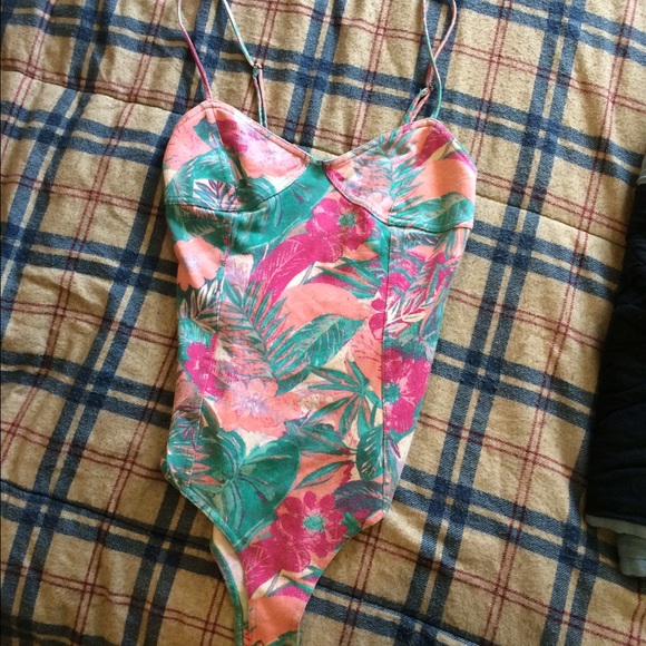 🌟BUNDLED🌟Fade Out Tropical Bodysuit - Picture 4 of 4