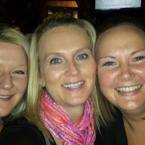 Meet your Posher, Brandy - Picture 1 of 1