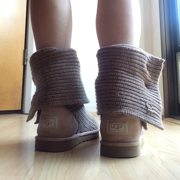 sold🚫Tan UGG Boots🚫sold - Picture 2 of 4