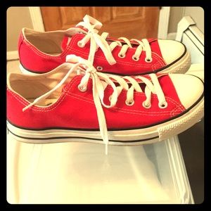 Converse Chuck Taylor All Star Lo Sneaker -Red.