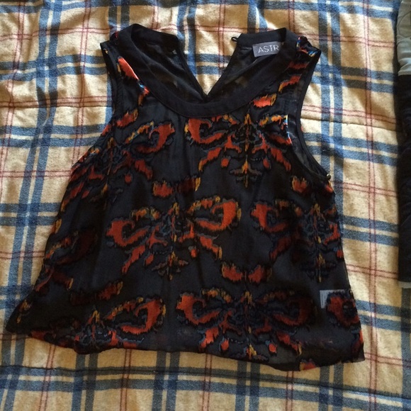 ❌SOLD❌ Burnout Velvet Shell Top - Picture 2 of 2