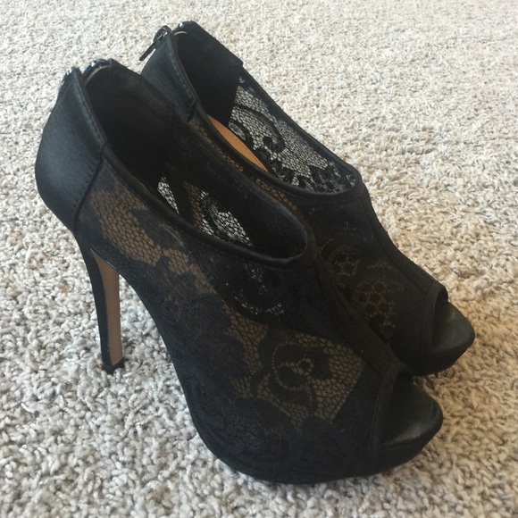 ALDO Shoes - Black pair of lace peep-toe heels!