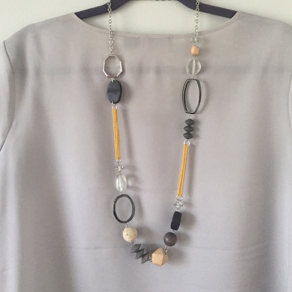 Multi-texture necklace