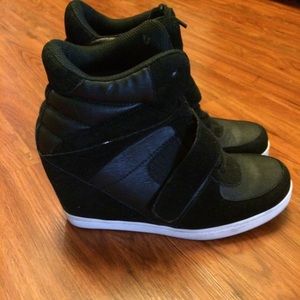 Black wedge sneakers with white sole