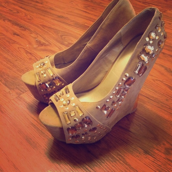 Tan open toed super chunky wedges!