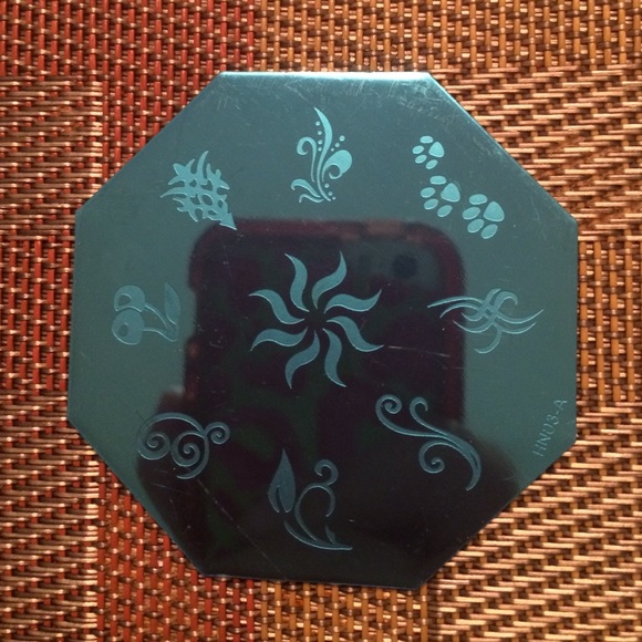 Nail plates - Picture 3 of 4