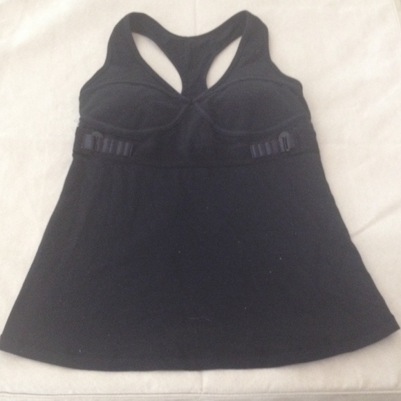 Lululemon tank size 8