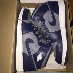 Jordan Retro 1 MID