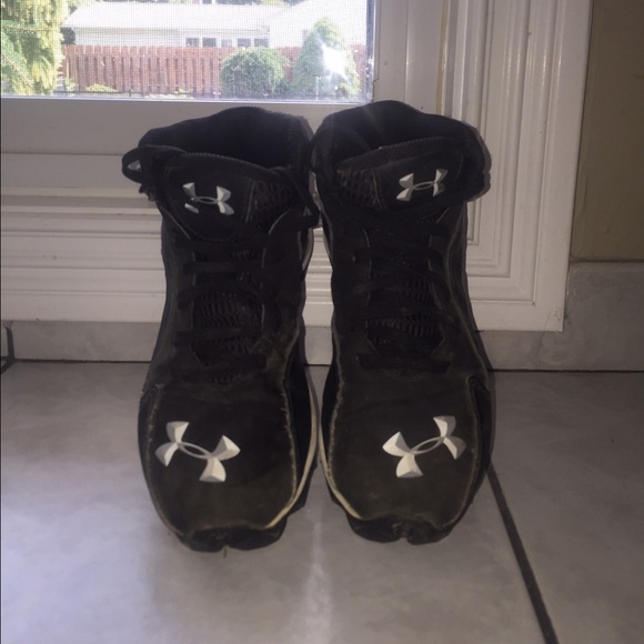 Under armour youth football cleats - Picture 2 of 4