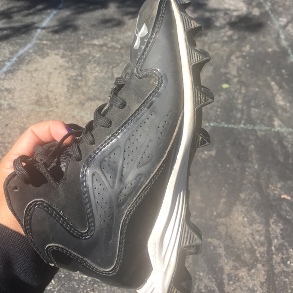 Under armour youth football cleats - Picture 4 of 4