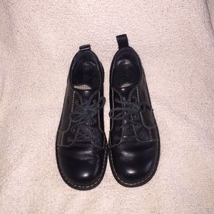 Born black leather sport shoes