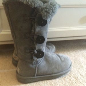 Bailey button tall gray ugg boots