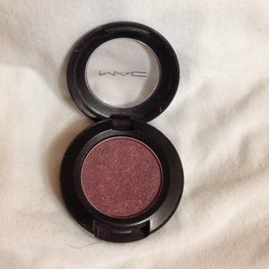 mac trac eyeshadow