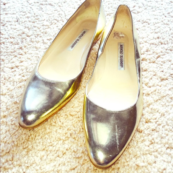 Manolo Blanik Gold Flats