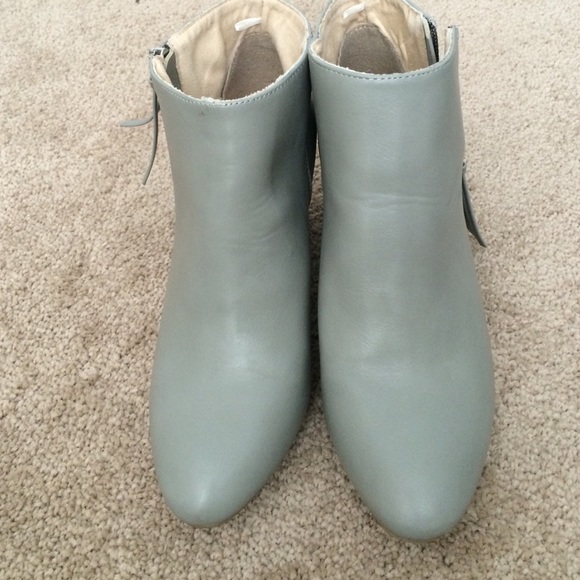 Grey boots
