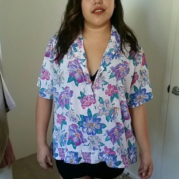 Silk floral blouse - Picture 3 of 3