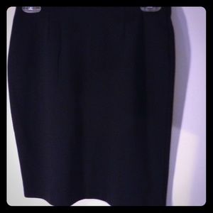 Black express short skirt