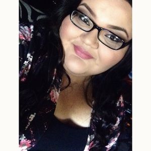 Meet your Posher, Araceli
