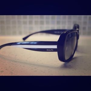 Ralf Lauren Sunnies women's