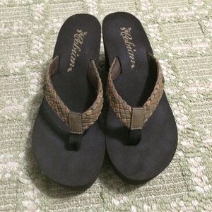 Cobian slippers/sandals