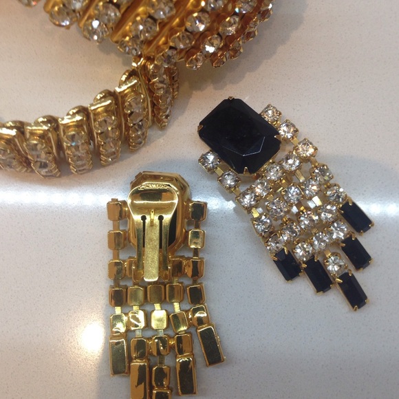 Jewelry - Picture 2 of 4