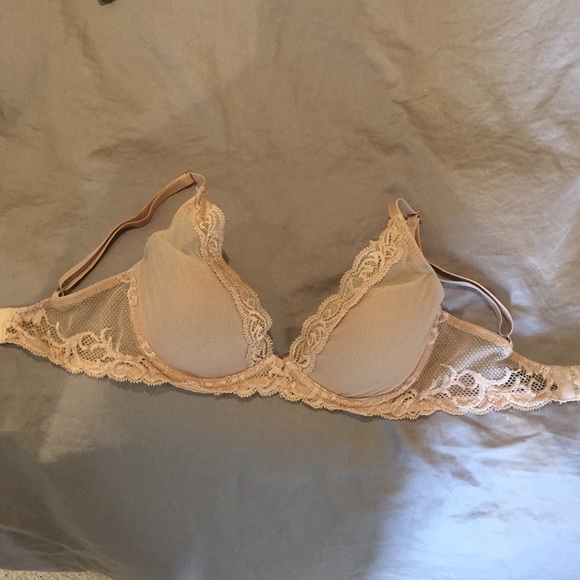 nude bra - Picture 1 of 3