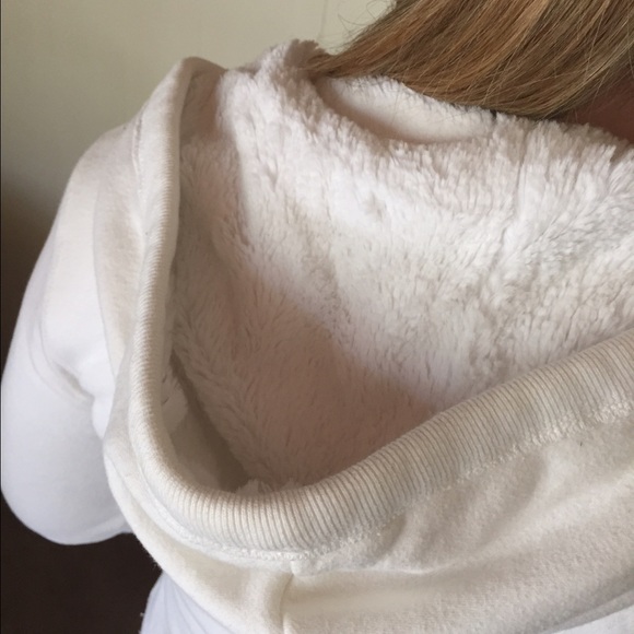 Aeropostale Fur Lined White Jacket - Picture 3 of 4