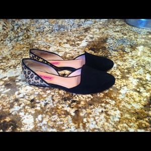 Betsy Johnson flats - black and leopard