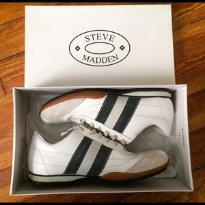 NWT Steve Madden 2005 M9.5