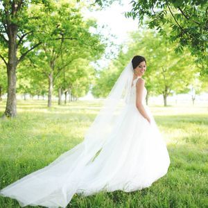 Meet your Posher, Keelen