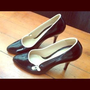 Black patent leather FENDI pumps size 8